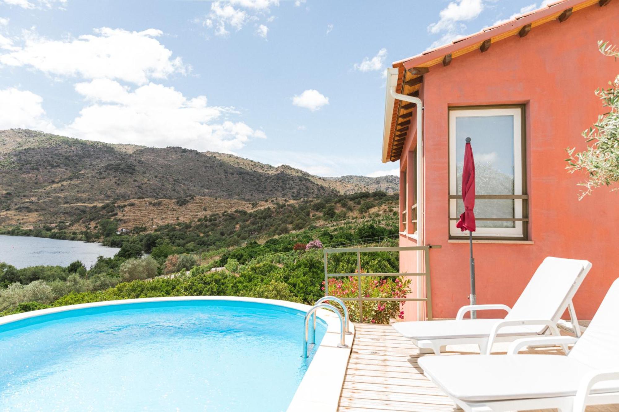 Olhares Do Douro Guest House Torre De Moncorvo Bagian luar foto